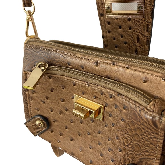 Unbranded Crossbody Gold Chain Purse with Pockets + Zippers - Great Condition - Picture 4 of 9